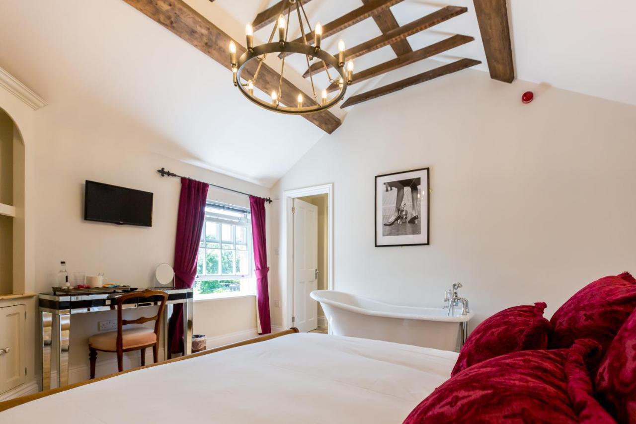 The Dog & Gun Inn Netheravon Eksteriør bilde