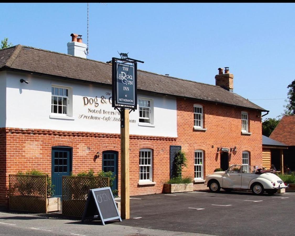 The Dog & Gun Inn Netheravon Eksteriør bilde