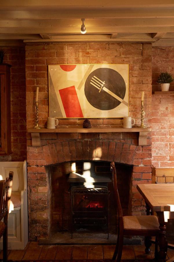 The Dog & Gun Inn Netheravon Eksteriør bilde